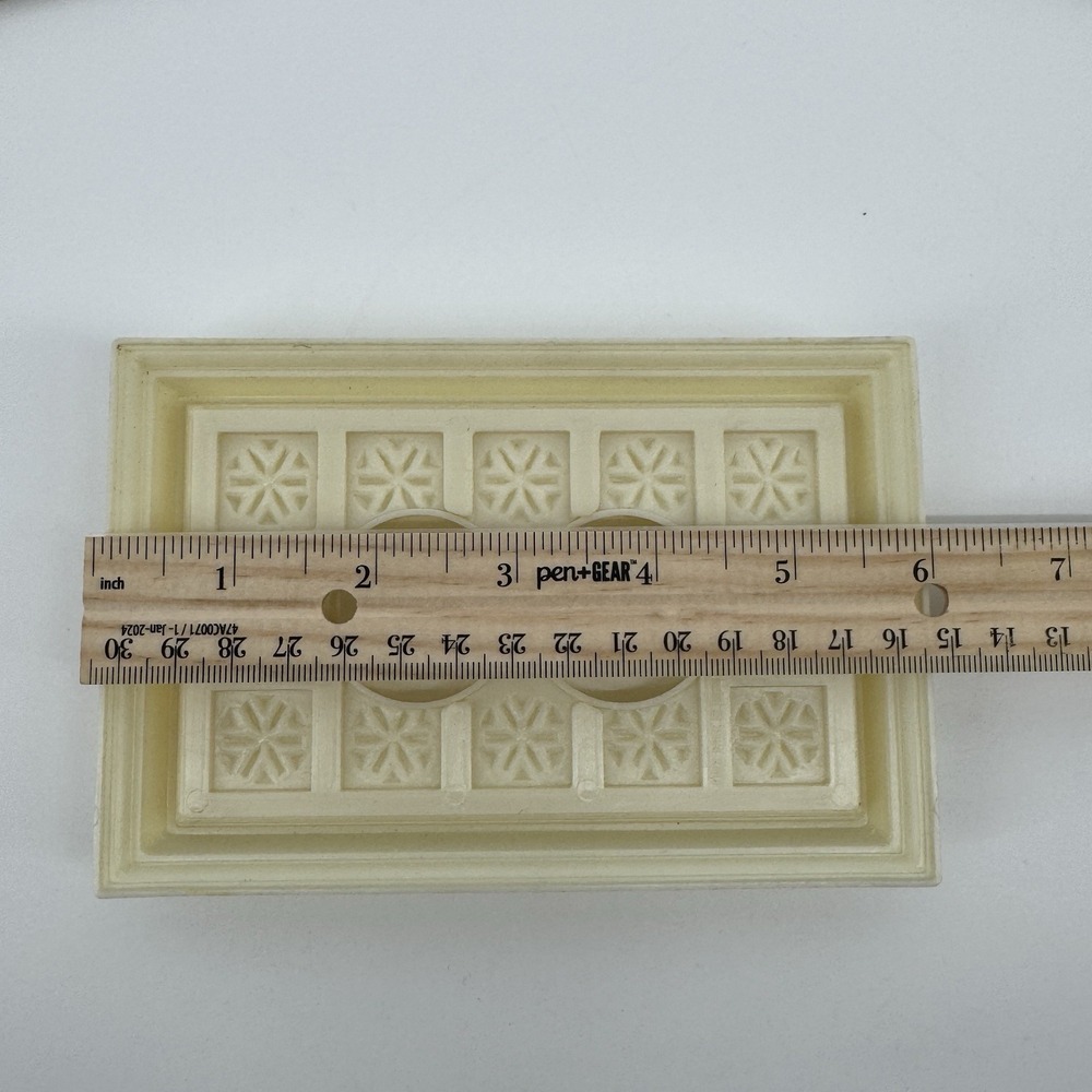 Vintage 70's Decorator Outlet Plate Ivory Floral Raised 2 Gang Hong Kong Retro - Picture 6 of 9